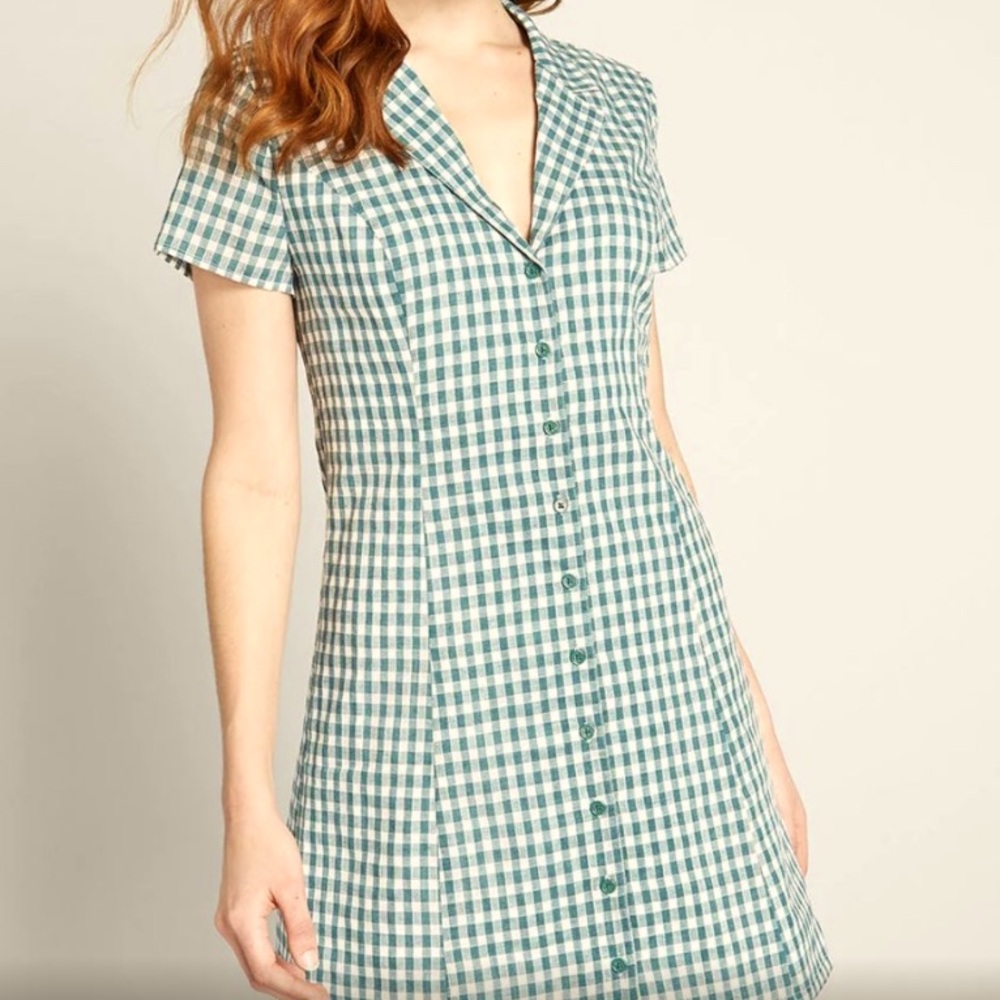 ModCloth plaid short sleeve button up dress